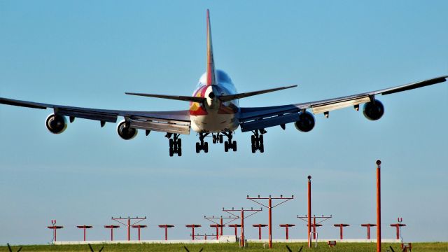 Boeing 747-200 — - Over the Numbers at CVG. Runway 18L