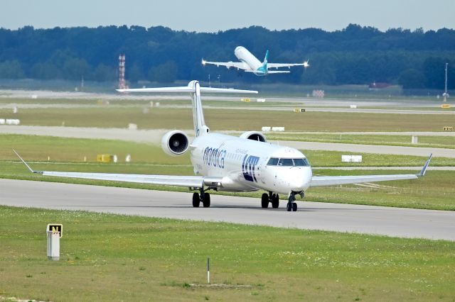 Canadair Regional Jet CRJ-900 (ES-ACH)
