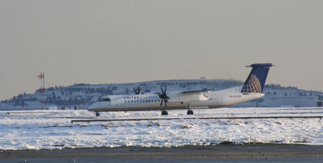 de Havilland Dash 8-400 (N323NG)