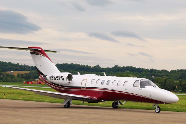 Cessna Citation CJ3 (N889PS) - View at full for best quality 