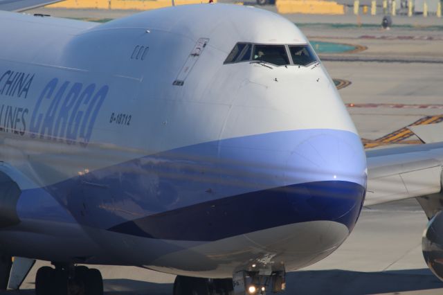 Boeing 747-400 (B-18712)