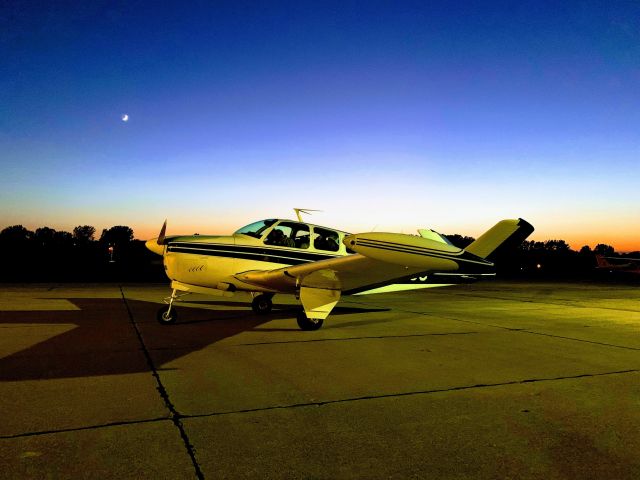 Beechcraft 35 Bonanza (N3016C)