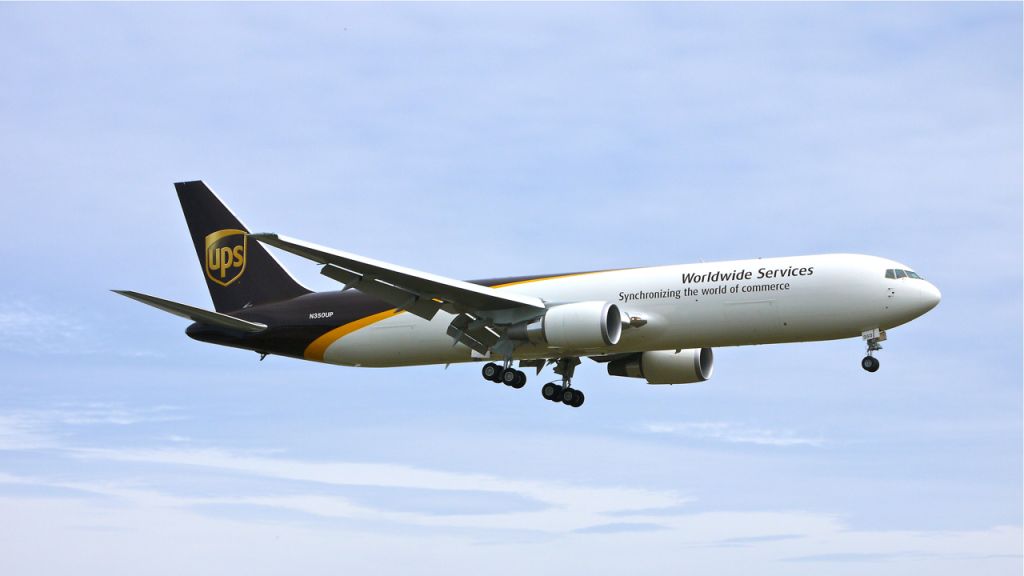 BOEING 767-300 (N350UP) - BOE281on final approach to runway 16R to complete its maiden flight on 4/8/12.