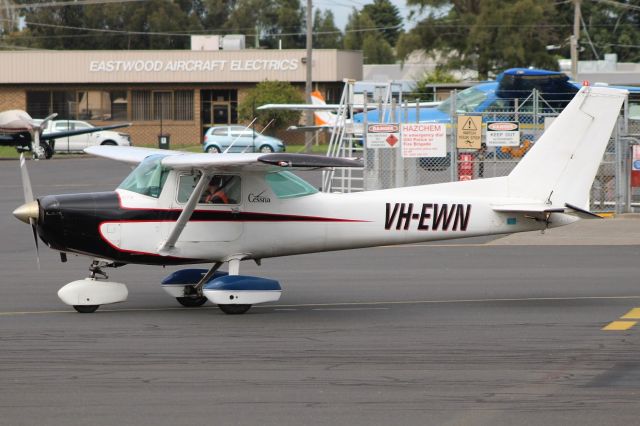 Cessna 152 (VH-EWN)