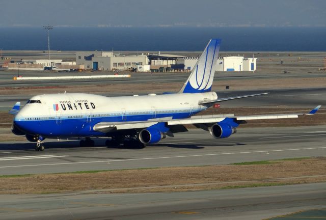 Boeing 747-400 (N178UA)