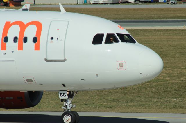 Airbus A319 (G-EZBB)