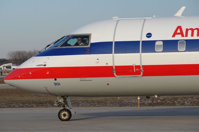 Canadair Regional Jet CRJ-200 (N901EV)