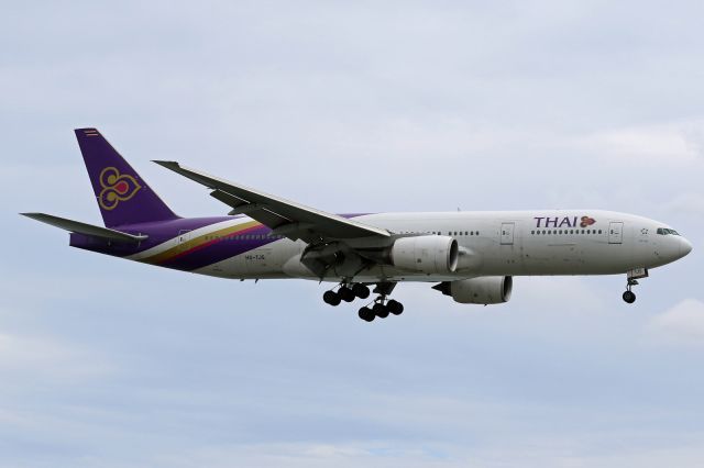 Boeing 777-200 (HS-TJS)