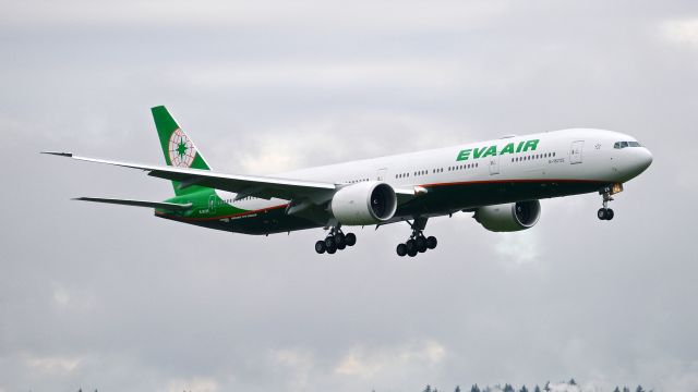 BOEING 777-300 (B-16725) - BOE428 on final to Rwy 16R to complete its C1 flight on 11/5/15. (ln 1349 / cn 44554).  This aircraft displays EVA Airs updated livery. I believe these are the first photos of the new livery posted on FA. 