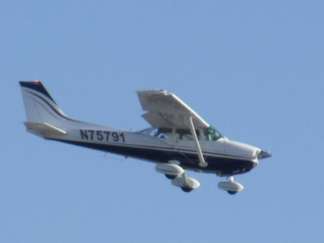 Cessna Skyhawk (N75791)