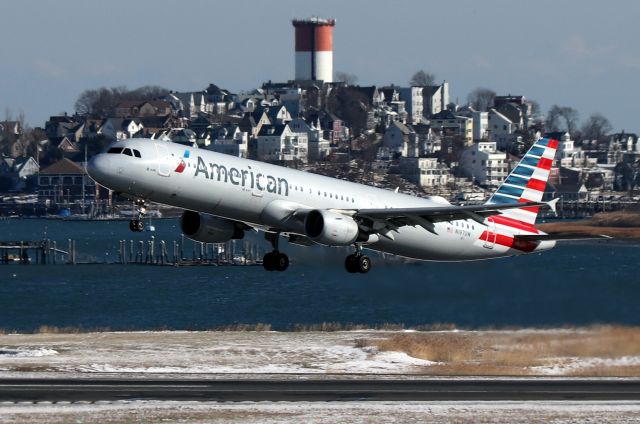 Airbus A321 (N197UW) - AA 1915 to Charlotte taking off on 33L
