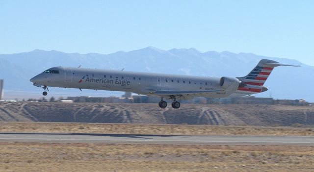 Canadair Regional Jet CRJ-700 (N913FJ)