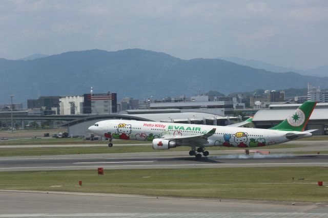 Airbus A330-300 (B-16332)