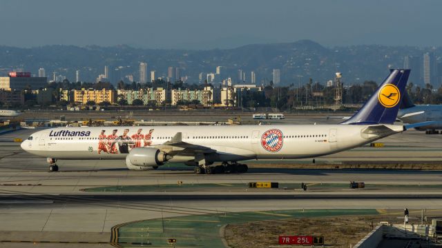 Airbus A340-600 (D-AIHZ) - After arriving 25L from Munich just as the A380 pushes back from the gatebr /11/11/17