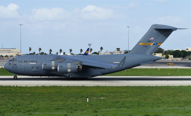 Boeing Globemaster III (07-7181) - On landing RW31 as 'RCH500'