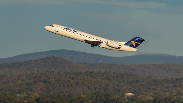 Fokker 100 (VH-XWP)