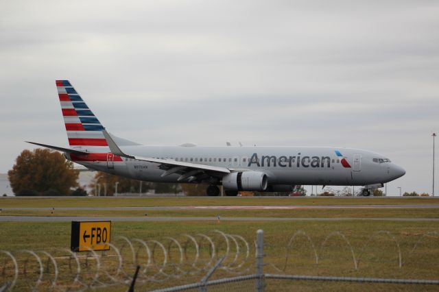 Boeing 737-800 (N976AN)