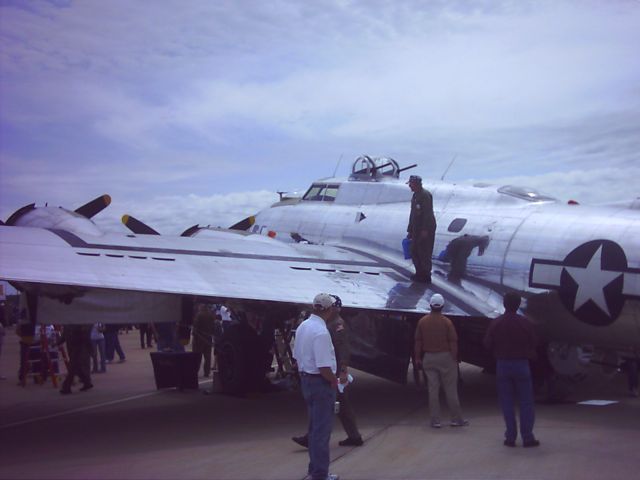 Boeing B-17 Flying Fortress —
