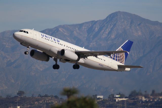 Airbus A320 (N431UA)