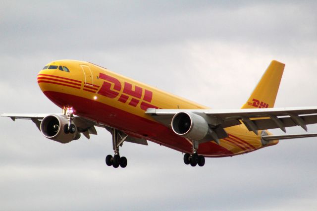 Airbus A300F4-600 (D-AEAQ) - A DHL Airbus A300B4-622 on final approach into LHR, Landing on runway 27L.br /br /Location: Myrtle Ave.br /Date: 04.08.22 (dd/mm/yy).