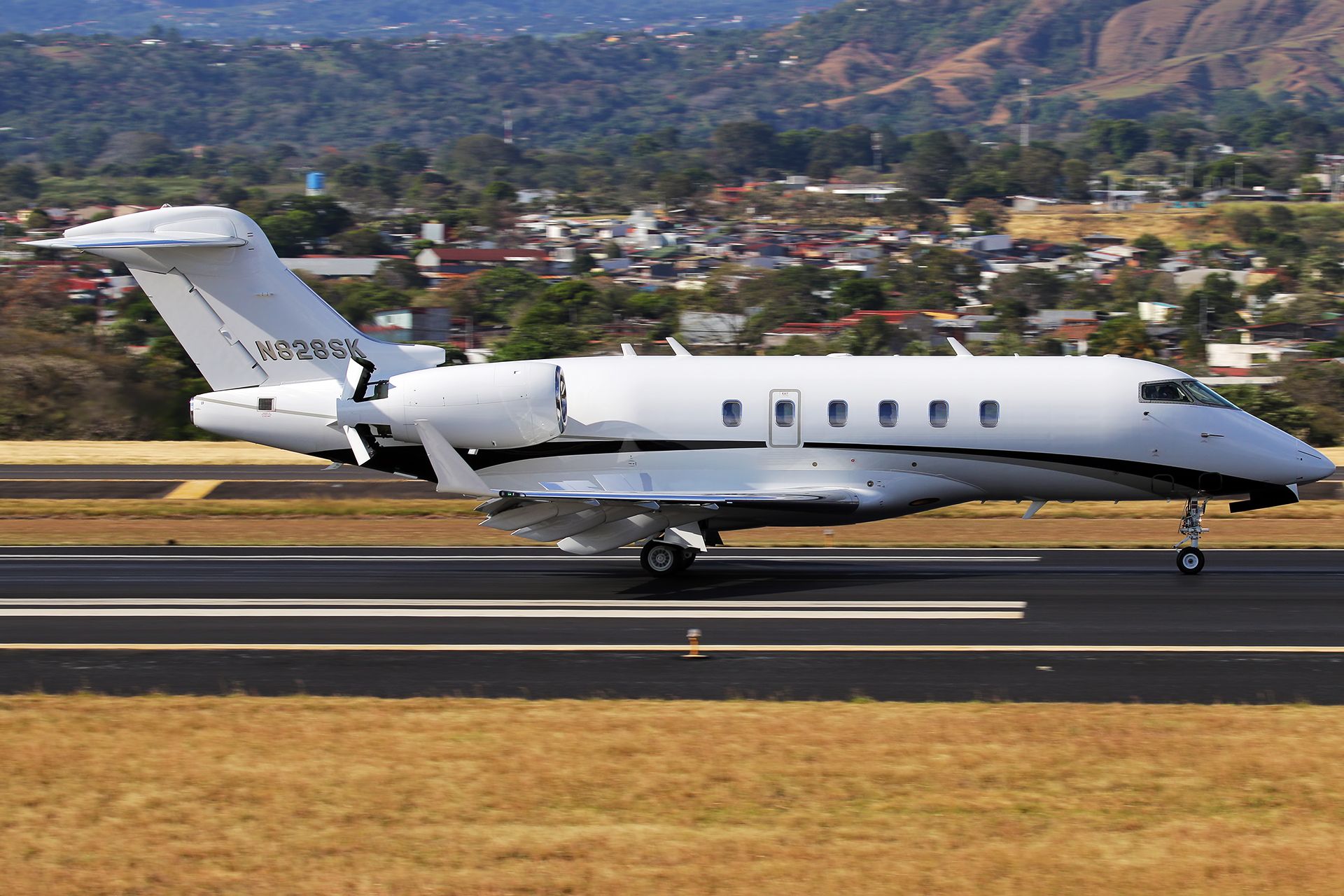 Bombardier Challenger 300 (N828SK) - N828SK arriving from Palm Beach. Second CL30 to wear this registration.