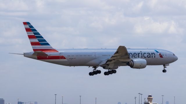 Boeing 777-200 (N795AN) - American Airlines 777-200 landing at DFW airport on 8/6/2022. Taken with a Canon 850D and Rokinon 135mm f/2 lens.