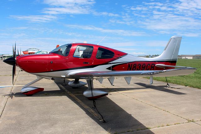 Cirrus SR-22 (N839CR)