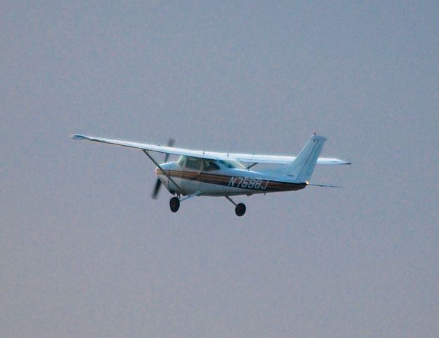 Cessna Skylane (N759BJ) - Departing EAA Airventure/Oshkosh on 24 July 2012