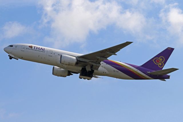 Boeing 777-200 (HS-TJS)