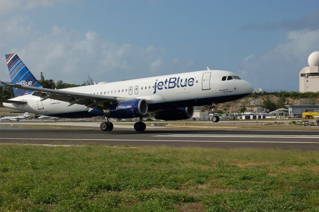 Airbus A320 (N653JB)