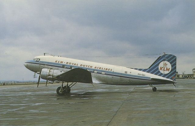 Douglas DC-3 (PH-DAI) - scanned from postcardbr /KLM