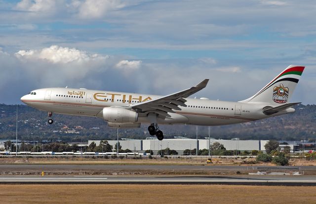 Airbus A330-200 (A6-EYU) - Airbus A330-243 Etihad A6-EYU. YPPH R03 210418.