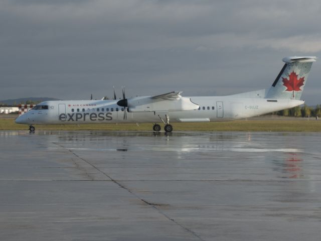 de Havilland Dash 8-400 (C-GUJZ) - 23 SEP 2017. Landing after a flight from St. Johns.