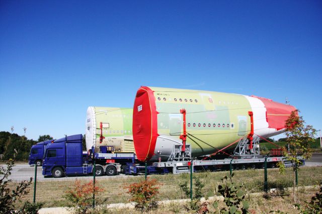 — — - Transport from Bordeaux to Toulouse Airbus A380 (VK-OQK)