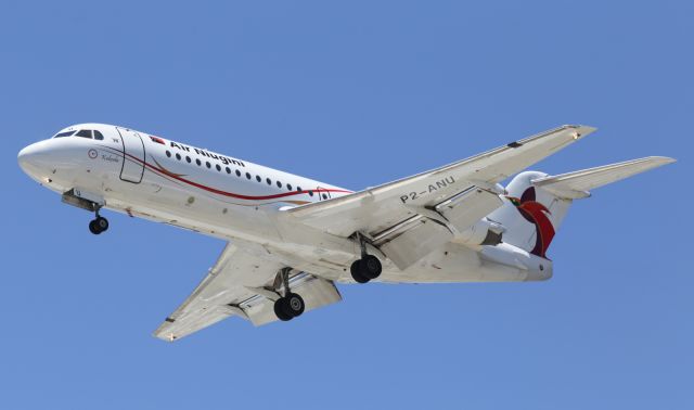 Fokker 70 (P2-ANU) - Air Niugini, F70 from Port Moresby.