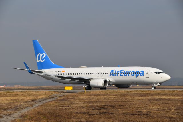 Boeing 737-800 (EC-MPS) - fot scattata da dentro l'aeroporto