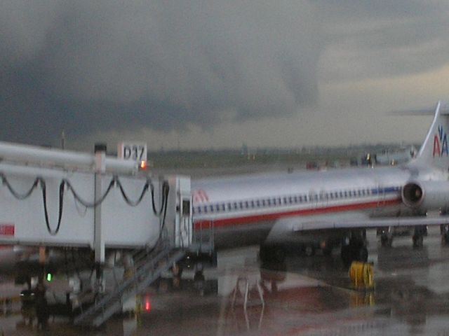 McDonnell Douglas MD-80 — - tornado over DFW