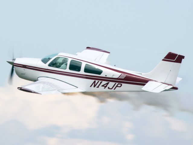 Beechcraft Bonanza (33) (N14JP)