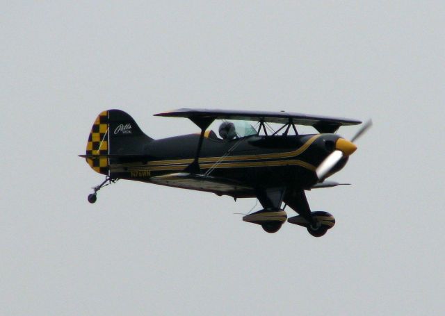 PITTS Special (S-1) (N76WN) - Landing at Downtown Shreveport.