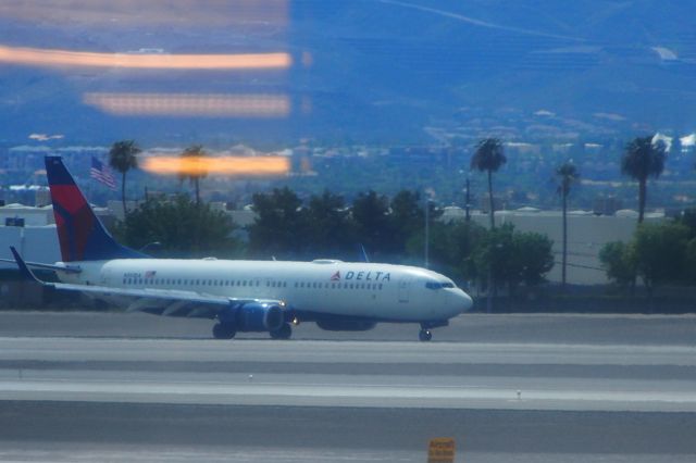 Boeing 737-700 (N391DA)