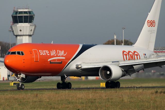 BOEING 767-300 (EC-LKI)