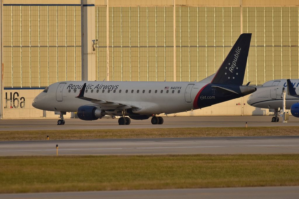 Embraer 175 (N401YX) - Sunrise 12-15-23