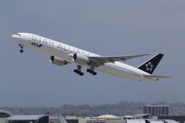 BOEING 777-300ER (JA731A)