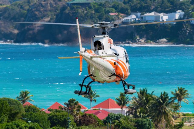 Eurocopter AS-350 AStar (F-OHAM) - West Indies Helicopters landing SBH