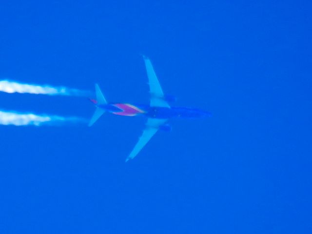 Boeing 737-800 (N8529Z)