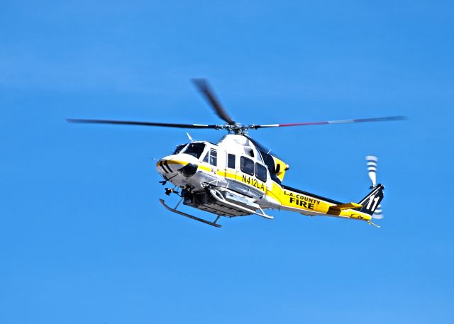 Bell 412 (N412LA)