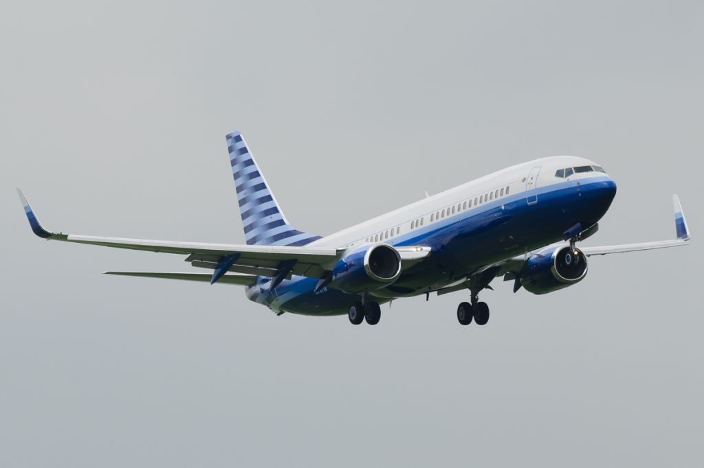 Boeing 737-800 (N737M)