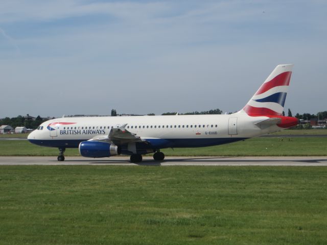 Airbus A320 (G-EUUD)