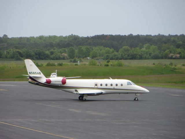 IAI Gulfstream G150 (N565AB)