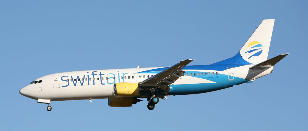 BOEING 737-400 (N441US) - Swift Air on final to RWY35, Nov 15,2018